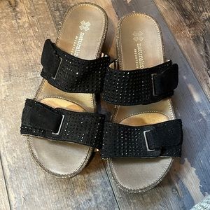 (8) Naturalizer N5 Contour Black Sparkly Beaded Adjustable Sandals
